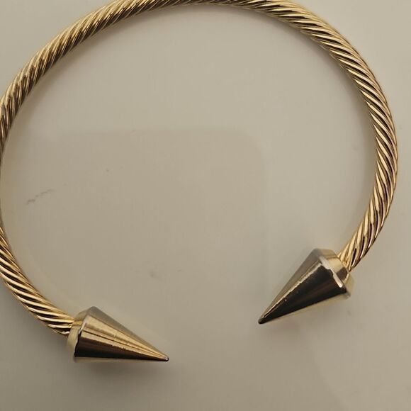 Gold Twisted Open Cuff Bracelet - Picture 14 of 16